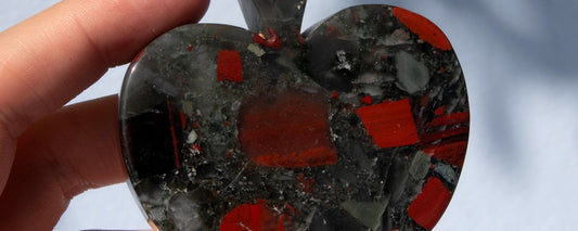 bloodstone, bloodstone crystal, bloodstone gemstone, bloodstone properties, bloodstone healing properties, bloodstone meaning