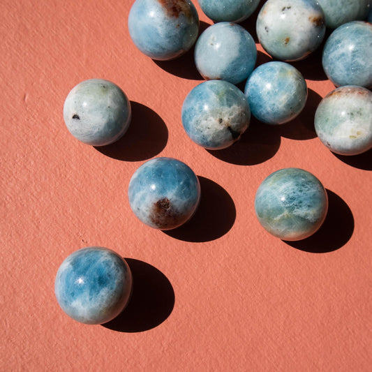 aquamarine, aquamarine sphere, crystal sphere, aquamarine crystal, aquamarine stone, aquamarine properties, aquamarine healing properties, aquamarine metaphysical properties, aquamarine meaning
