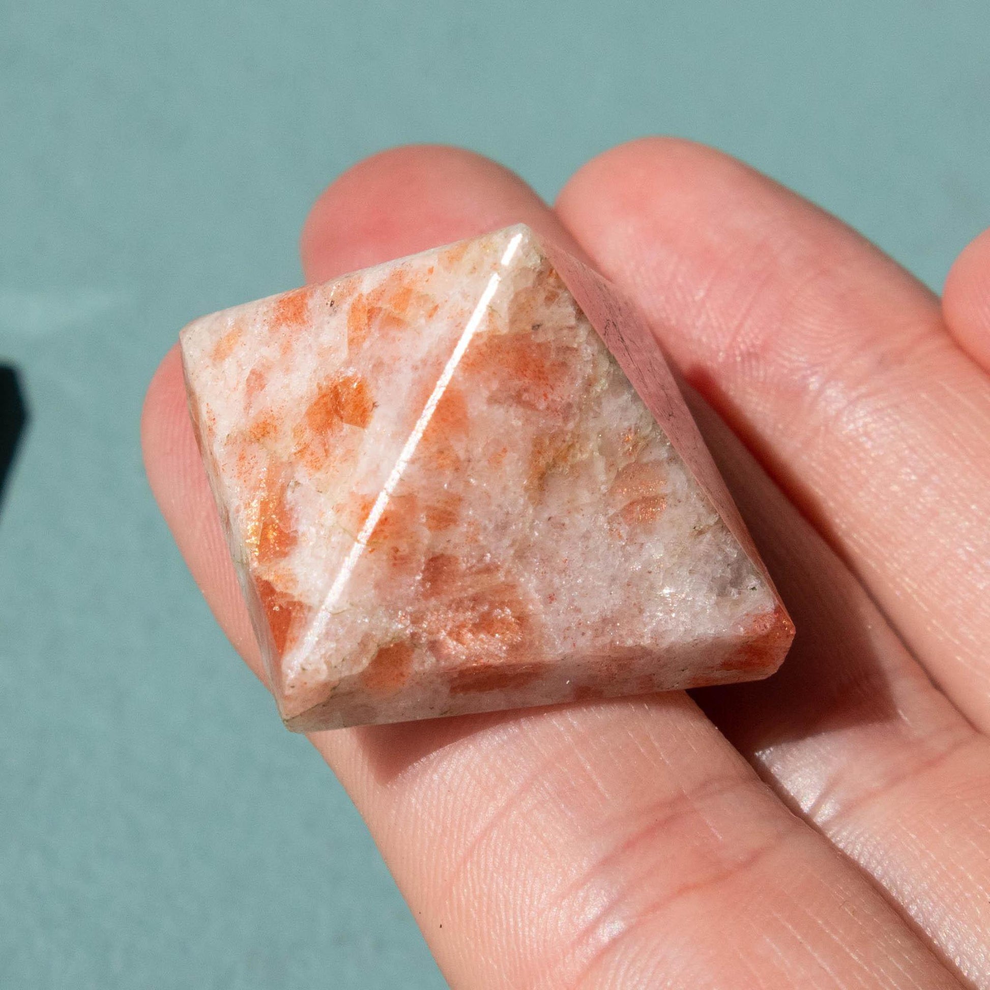 sunstone, sunstone pyramid, crystal pyramid, sunstone crystal, sunstone stone, sunstone properties, sunstone healing properties, sunstone metaphysical properties, sunstone meaning