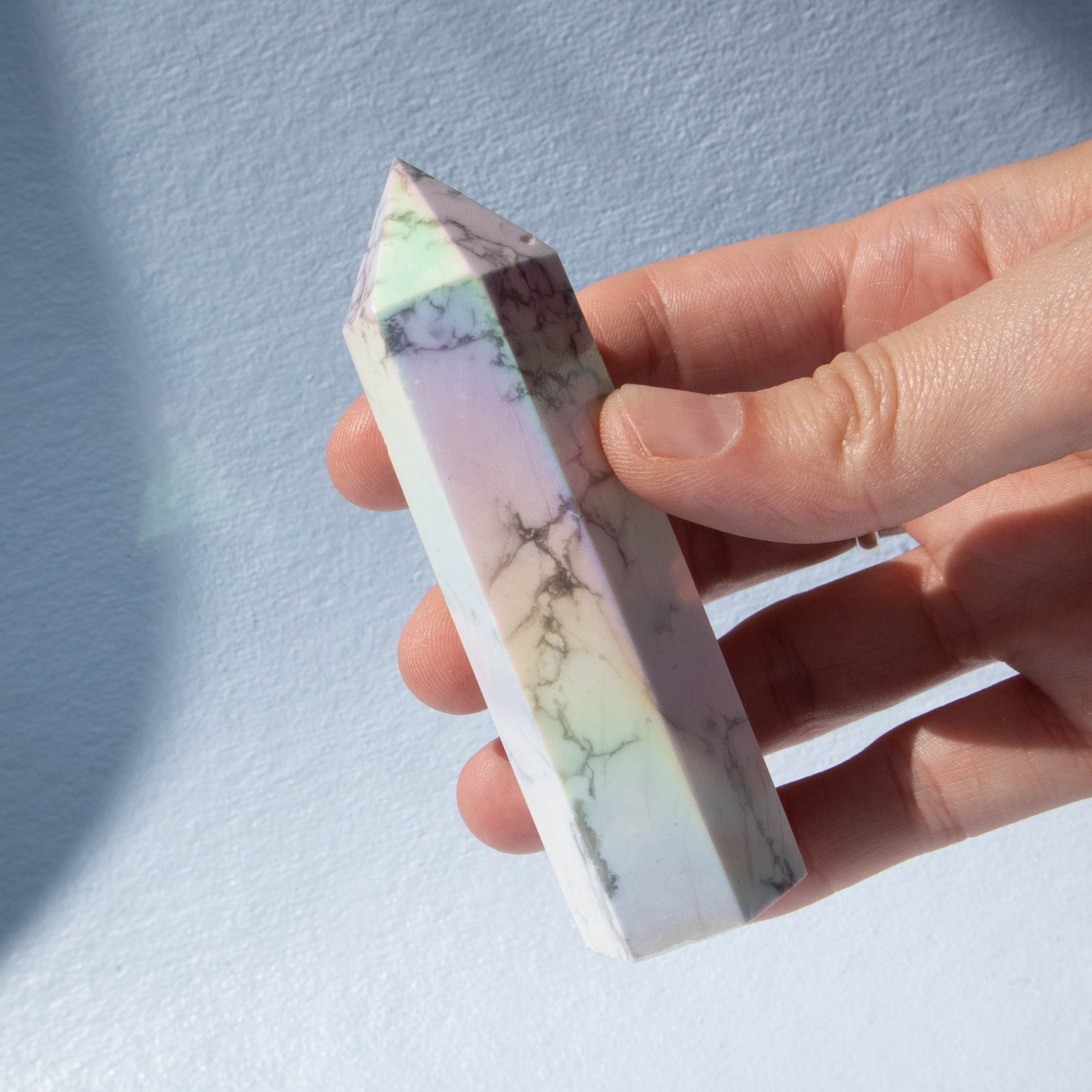 howlite, aura howlite, howlite tower, crystal tower, gemstone tower, howlite crystal, howlite stone, howlite gemstone, howlite properties, howlite healing properties, howlite metaphysical properties, howlite meaning, aura properties, aura meaning