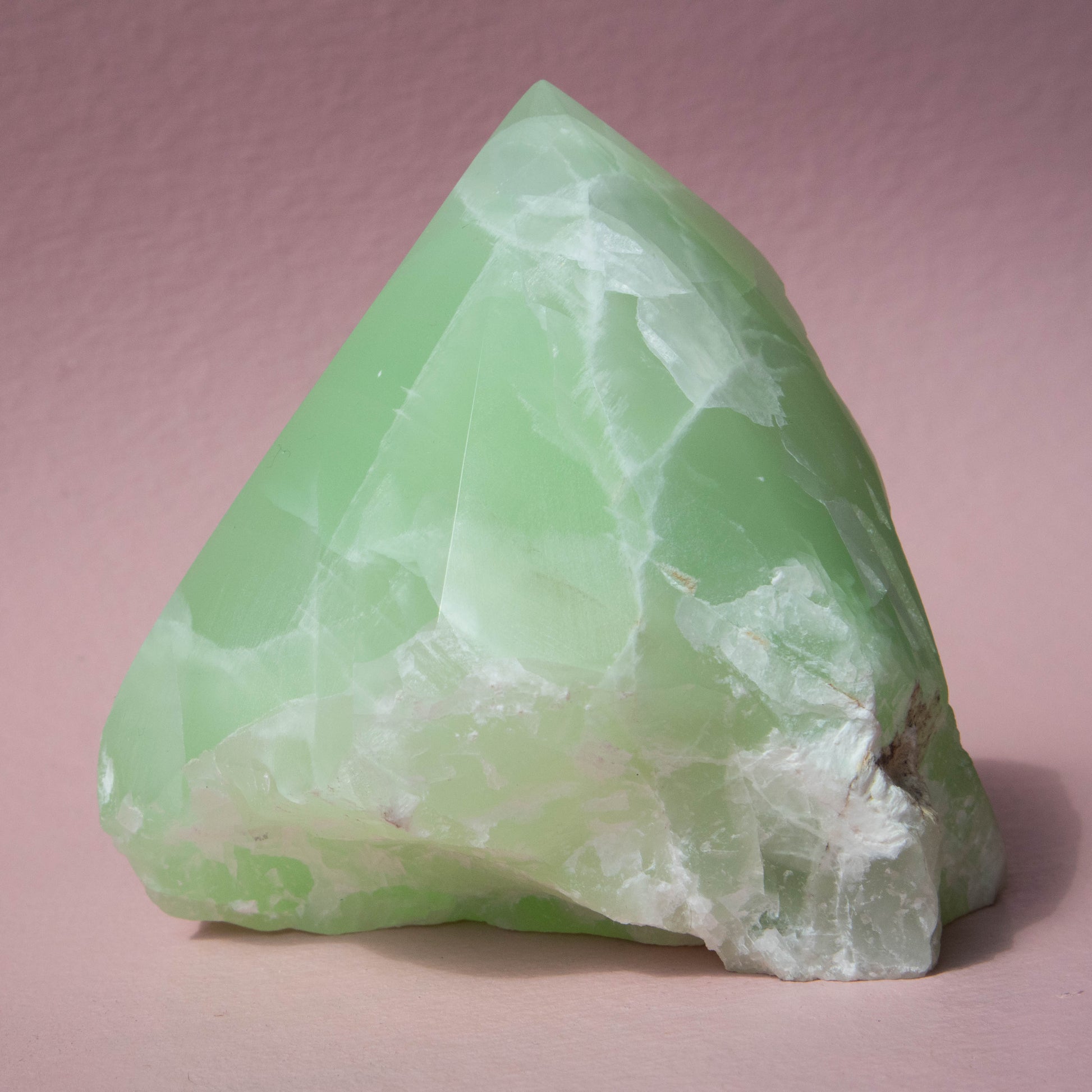 green calcite, green calcite top polished, polished green calcite, crystal point, crystal top, green calcite crystal, green calcite stone, green calcite gemstone, green calcite properties, green calcite healing properties, green calcite metaphysical properties, green calcite meaning