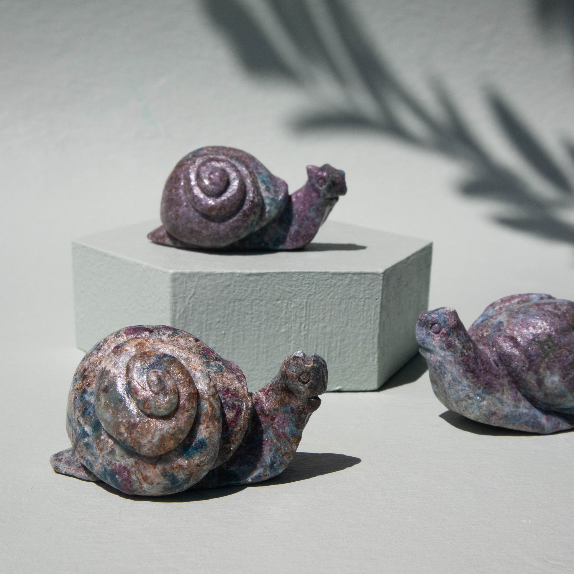 ruby kyanite, ruby kyanite snail, ruby kyanite animal, crystal snail, gemstone snail, ruby kyanite crystal, ruby kyanite stone, ruby kyanite properties, ruby kyanite healing properties, ruby kyanite metaphysical properties, ruby kyanite meaning