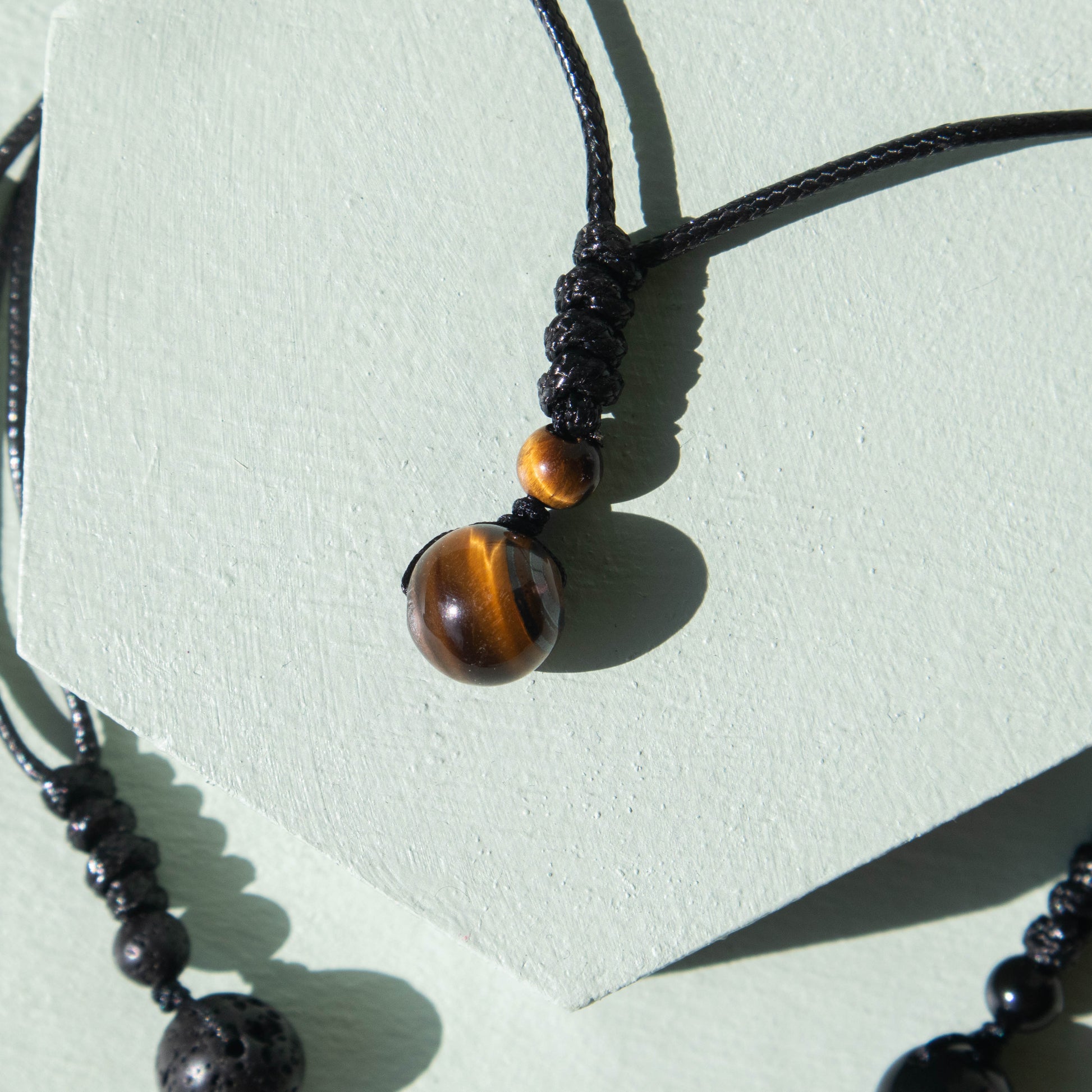 tigers eye, tigers eye necklace, tiger eye, tiger eye necklace, tigers eye jewelry, crystal necklace, crystal jewelry, gemstone necklace, gemstone jewelry, tigers eye crystal, tigers eye stone, tigers eye properties, tigers eye healing properties, tigers eye metaphysical properties, tigers eye meaning