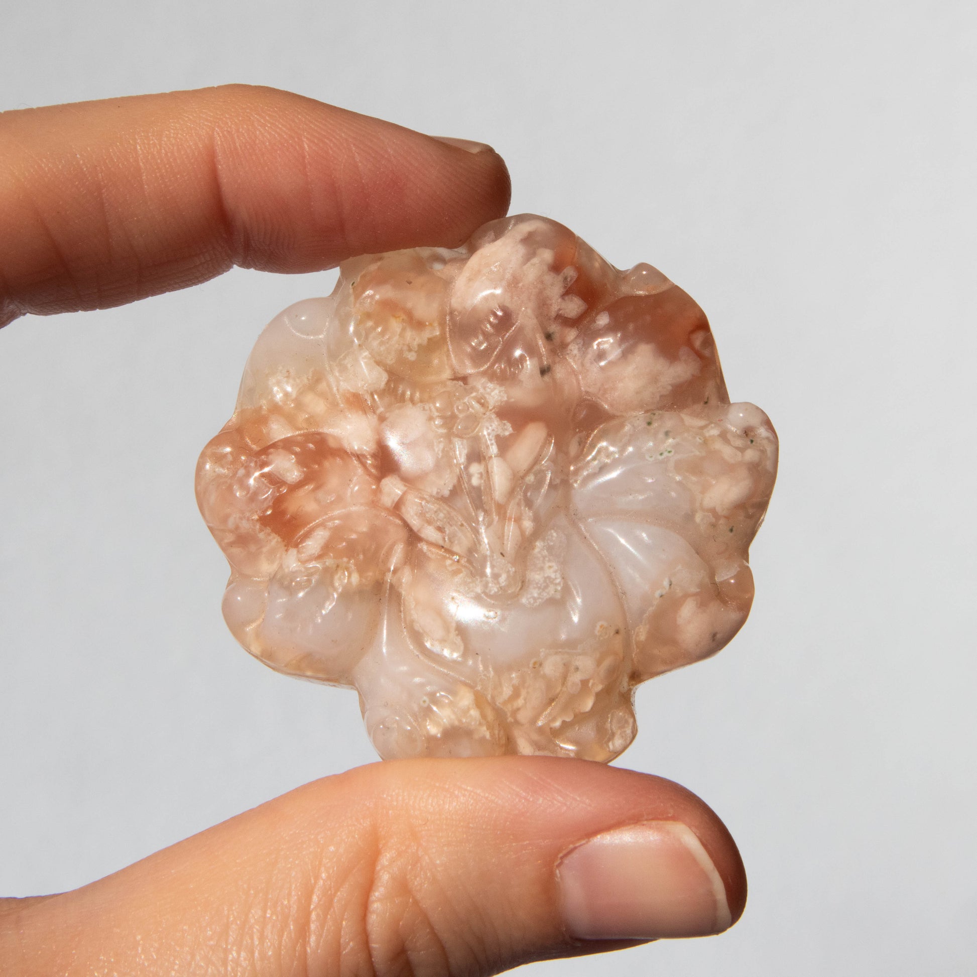 flower agate, flower agate fox, crystal fox, gemstone fox, flower agate crystal, flower agate stone, flower agate properties, flower agate healing properties, flower agate metaphysical properties, flower agate meaning