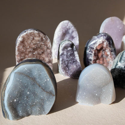 agate druzy, agate, druzy, agate druzy cut base, crystal cut base, agate druzy crystal, agate druzy stone, agate druzy meaning, agate druzy properties